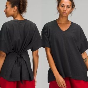 LULULEMON NWT SIDE V NECK T-SHIRT HEATHERED BLACK 6